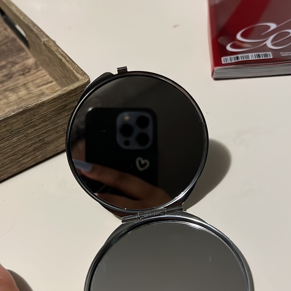 Mirror - Picture 3 of 4